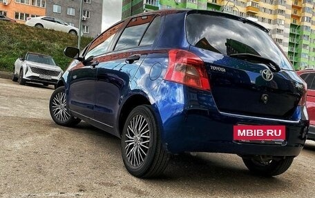 Toyota Yaris III рестайлинг, 2008 год, 490 000 рублей, 4 фотография