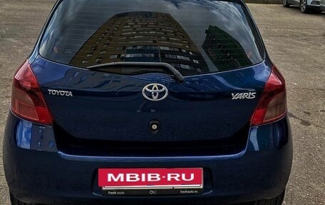 Toyota Yaris III рестайлинг, 2008 год, 490 000 рублей, 5 фотография