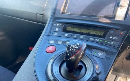 Toyota Prius, 2013 год, 1 450 000 рублей, 6 фотография