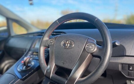 Toyota Prius, 2013 год, 1 450 000 рублей, 8 фотография