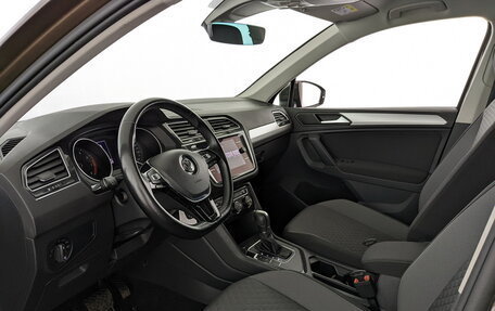 Volkswagen Tiguan II, 2019 год, 2 350 000 рублей, 21 фотография