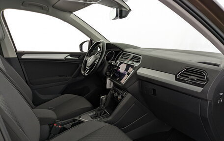 Volkswagen Tiguan II, 2019 год, 2 350 000 рублей, 11 фотография
