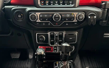 Jeep Wrangler, 2021 год, 4 975 690 рублей, 15 фотография