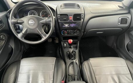 Nissan Almera, 2005 год, 300 000 рублей, 11 фотография