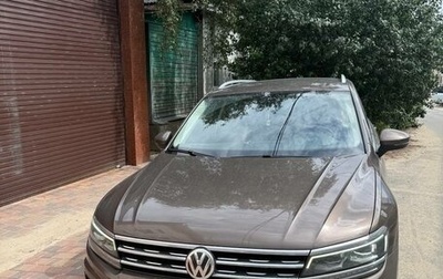Volkswagen Tiguan II, 2018 год, 2 100 000 рублей, 1 фотография