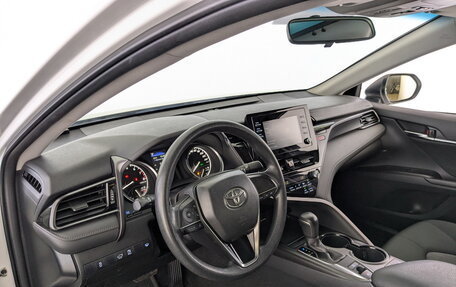Toyota Camry, 2021 год, 2 550 000 рублей, 16 фотография