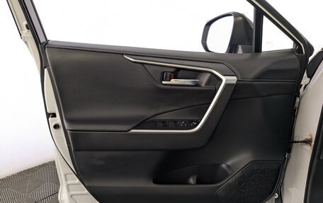 Toyota RAV4, 2021 год, 3 695 000 рублей, 19 фотография