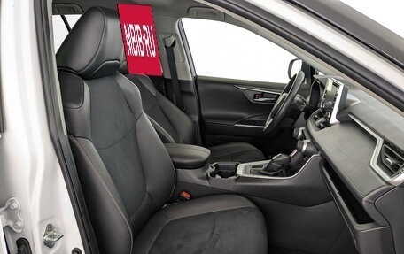 Toyota RAV4, 2021 год, 3 695 000 рублей, 23 фотография