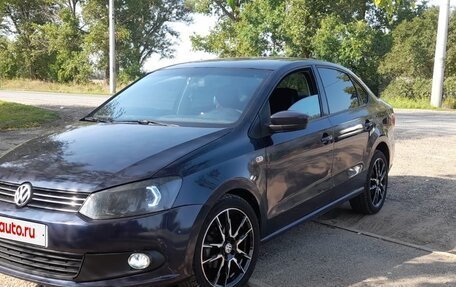 Volkswagen Polo VI (EU Market), 2013 год, 750 000 рублей, 2 фотография