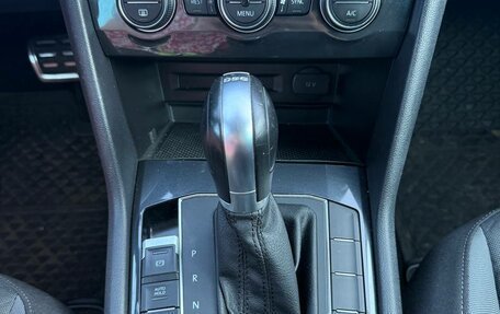 Volkswagen Tiguan II, 2018 год, 2 100 000 рублей, 10 фотография