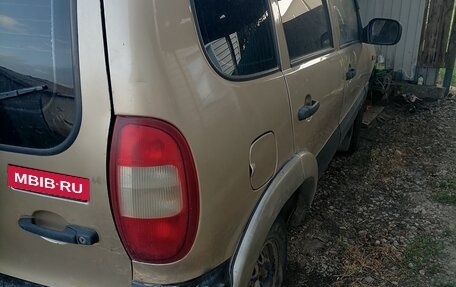 Chevrolet Niva I рестайлинг, 2004 год, 229 000 рублей, 2 фотография