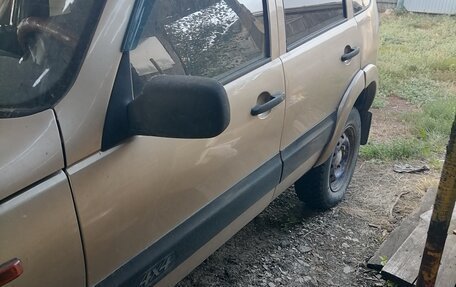 Chevrolet Niva I рестайлинг, 2004 год, 229 000 рублей, 7 фотография