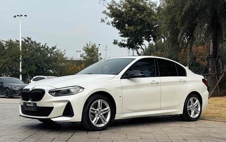 BMW 1 серия, 2022 год, 2 000 000 рублей, 3 фотография
