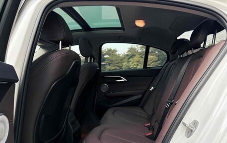 BMW 1 серия, 2022 год, 2 000 000 рублей, 14 фотография