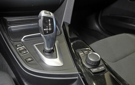 BMW 3 серия, 2018 год, 1 899 000 рублей, 13 фотография