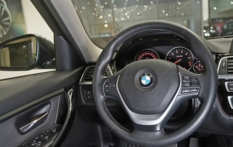 BMW 3 серия, 2018 год, 1 899 000 рублей, 10 фотография