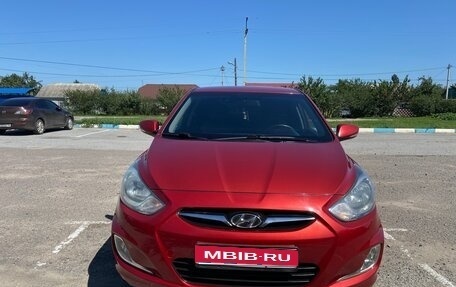 Hyundai Solaris II рестайлинг, 2013 год, 740 000 рублей, 1 фотография