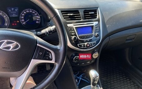 Hyundai Solaris II рестайлинг, 2013 год, 740 000 рублей, 11 фотография