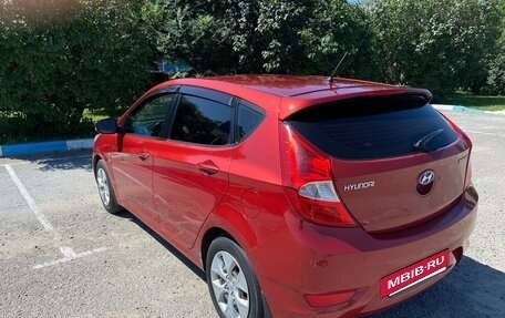 Hyundai Solaris II рестайлинг, 2013 год, 740 000 рублей, 5 фотография