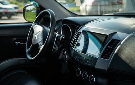 Mitsubishi Outlander III рестайлинг 3, 2010 год, 915 000 рублей, 16 фотография