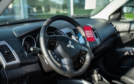 Mitsubishi Outlander III рестайлинг 3, 2010 год, 915 000 рублей, 9 фотография