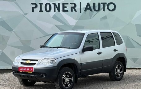 Chevrolet Niva I рестайлинг, 2019 год, 790 000 рублей, 1 фотография