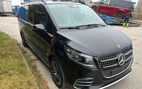 Mercedes-Benz V-Класс, 2024 год, 32 500 000 рублей, 3 фотография