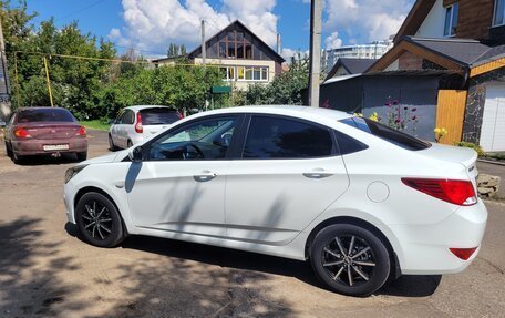 Hyundai Solaris II рестайлинг, 2015 год, 887 000 рублей, 3 фотография