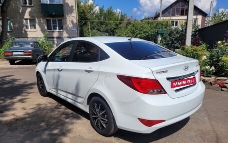 Hyundai Solaris II рестайлинг, 2015 год, 887 000 рублей, 2 фотография
