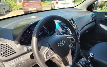 Hyundai Solaris II рестайлинг, 2015 год, 887 000 рублей, 15 фотография