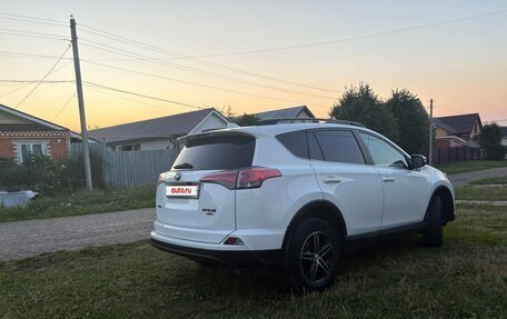 Toyota RAV4, 2017 год, 2 370 000 рублей, 3 фотография