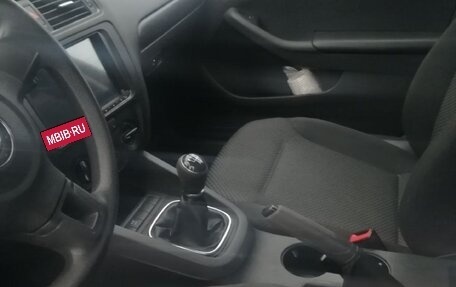 Volkswagen Jetta VI, 2013 год, 615 600 рублей, 2 фотография