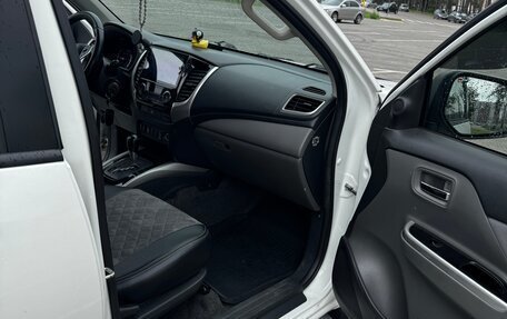 Mitsubishi L200 IV рестайлинг, 2017 год, 2 350 000 рублей, 11 фотография