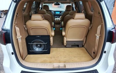 KIA Carnival III, 2017 год, 2 300 000 рублей, 1 фотография