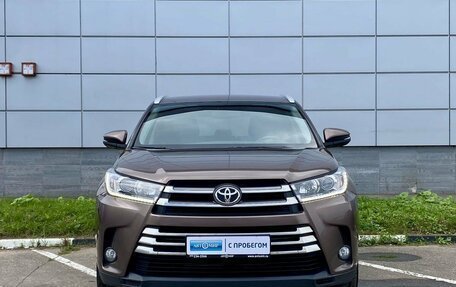 Toyota Highlander III, 2018 год, 3 699 000 рублей, 2 фотография