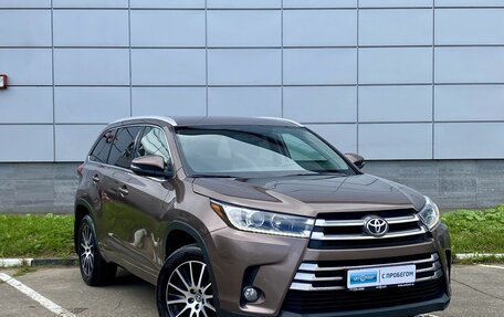 Toyota Highlander III, 2018 год, 3 699 000 рублей, 3 фотография