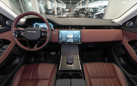 Land Rover Range Rover Evoque II, 2024 год, 5 980 000 рублей, 8 фотография
