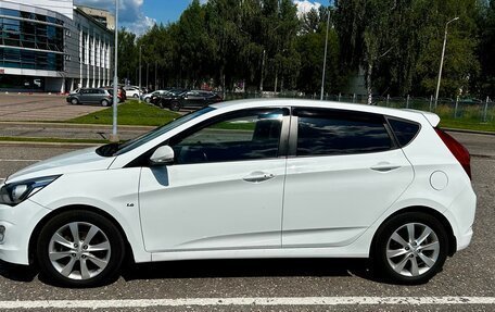 Hyundai Solaris II рестайлинг, 2015 год, 1 200 000 рублей, 2 фотография