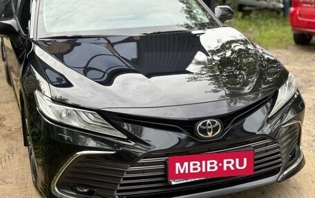 Toyota Camry, 2021 год, 3 500 000 рублей, 2 фотография