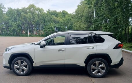 Toyota RAV4, 2019 год, 3 100 000 рублей, 8 фотография