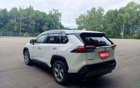 Toyota RAV4, 2019 год, 3 100 000 рублей, 7 фотография