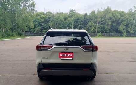 Toyota RAV4, 2019 год, 3 100 000 рублей, 6 фотография
