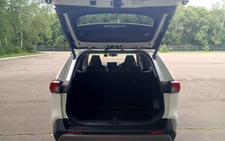 Toyota RAV4, 2019 год, 3 100 000 рублей, 14 фотография