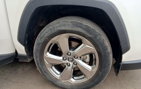 Toyota RAV4, 2019 год, 3 100 000 рублей, 19 фотография