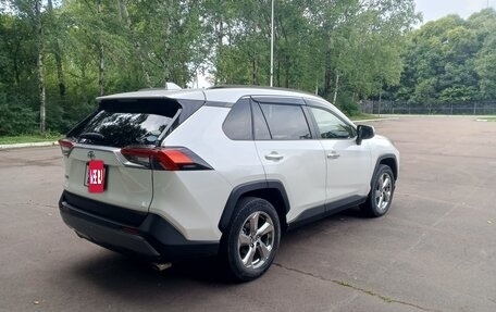 Toyota RAV4, 2019 год, 3 100 000 рублей, 5 фотография