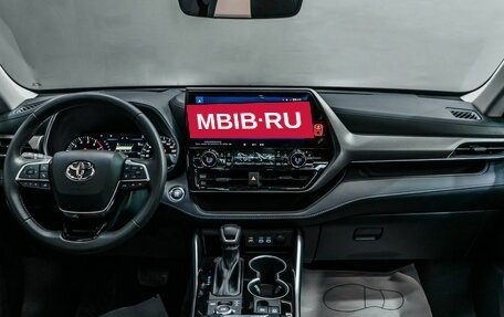 Toyota Highlander, 2024 год, 6 300 000 рублей, 25 фотография