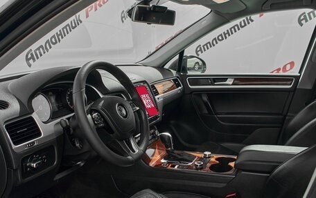 Volkswagen Touareg III, 2011 год, 1 800 000 рублей, 11 фотография