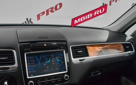 Volkswagen Touareg III, 2011 год, 1 800 000 рублей, 17 фотография