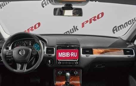 Volkswagen Touareg III, 2011 год, 1 800 000 рублей, 12 фотография