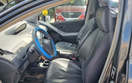 Toyota Yaris III рестайлинг, 2007 год, 450 000 рублей, 9 фотография